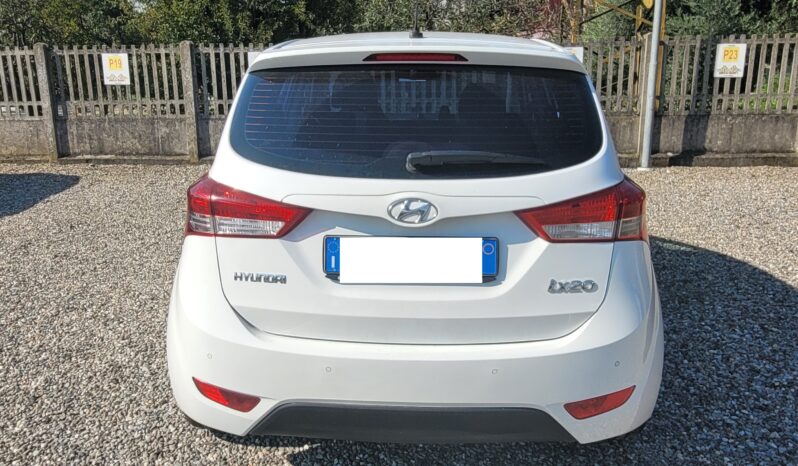 
								HYUNDAI IX20 90 cv pieno									