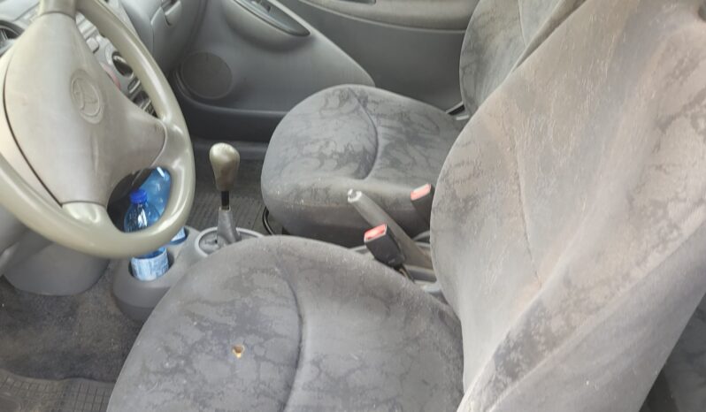 
								TOYOTA Yaris 1.0 pieno									