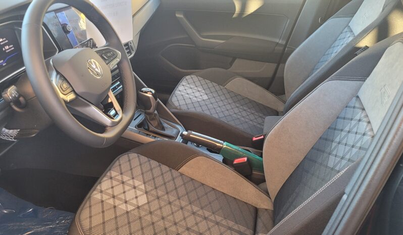 
								VOLKSWAGEN Polo R-Line 1.0 Tsi 95 cv DSG pieno									