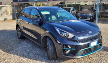 
									KIA e-Niro 64 Kw Versione Style pieno								
