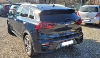 
									KIA e-Niro 64 Kw Versione Style pieno								