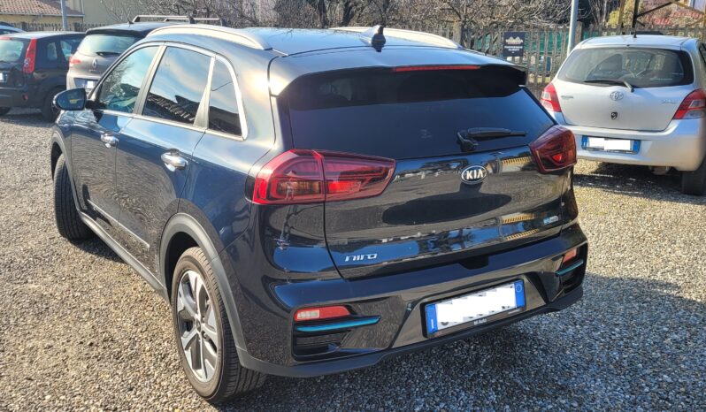 
								KIA e-Niro 64 Kw Versione Style pieno									