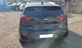 
									KIA e-Niro 64 Kw Versione Style pieno								