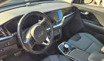 
									KIA e-Niro 64 Kw Versione Style pieno								