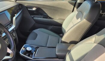 
									KIA e-Niro 64 Kw Versione Style pieno								