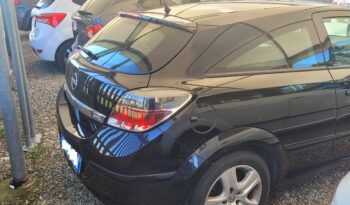 
									OPEL Astra GTC 115 cv pieno								