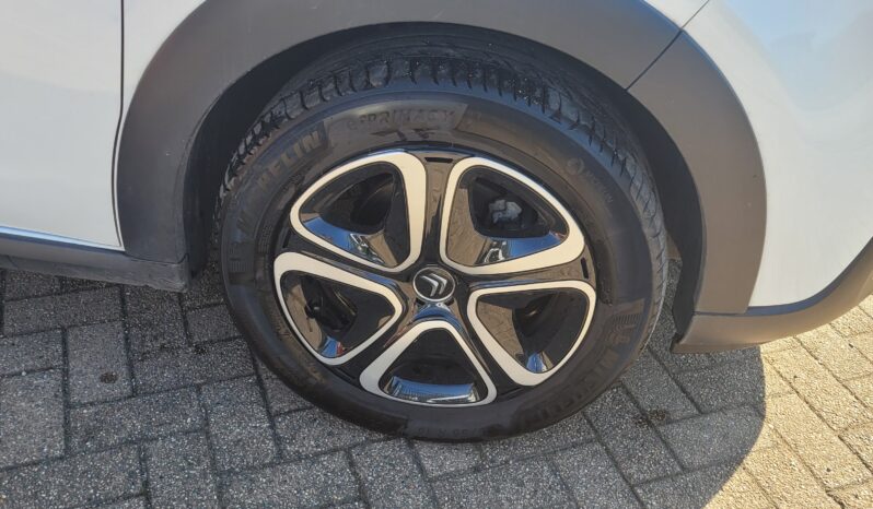 
								CITROEN C3 1.2 83 cv Shine pieno									
